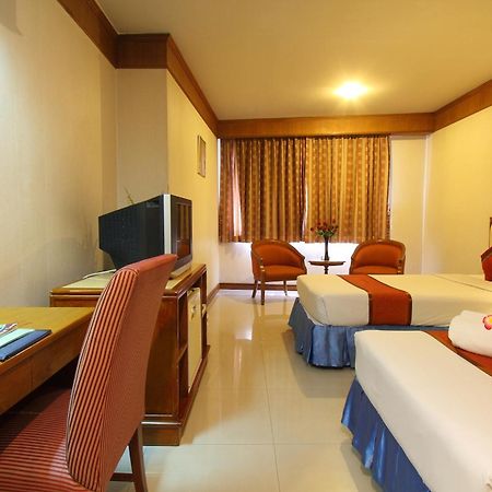 Silom Avenue Inn Bangkok Esterno foto